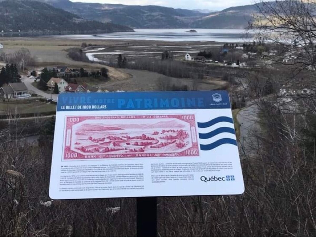 Pancarte du pont de couvert de l'Anse-Saint-Jean