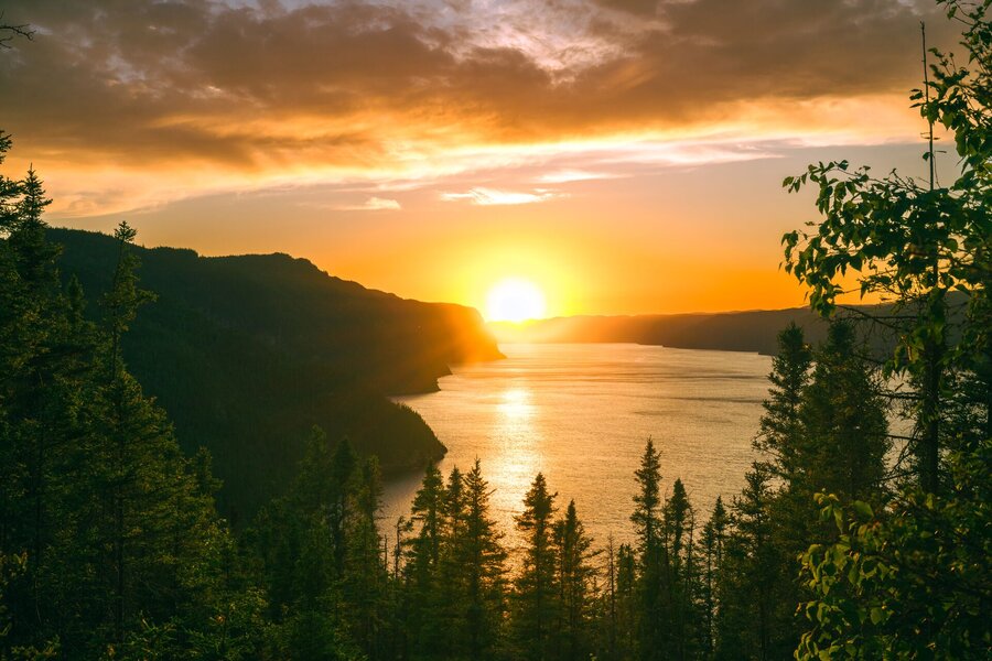 Coucher de soleil sur le fjord du Saguenay vu de l’Anse de Tabatière