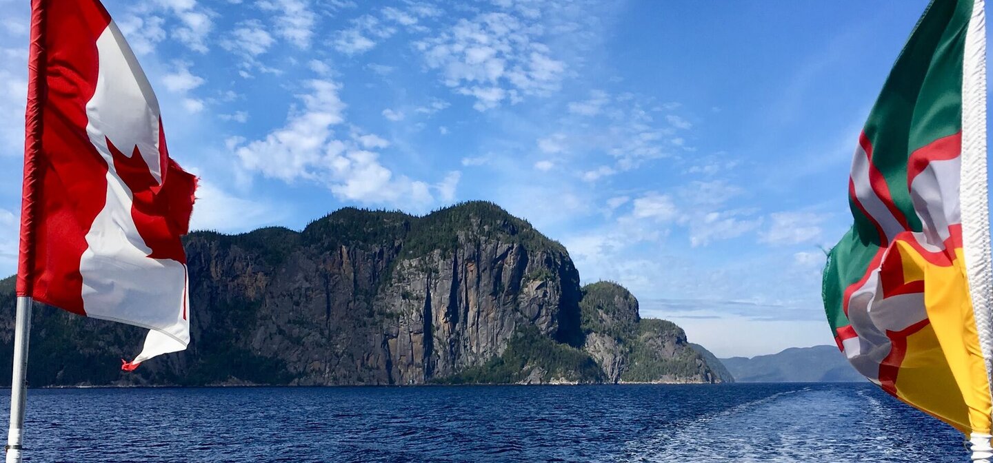 Cap Trinité vu depuis un bateau sur le fjord du Saguenay