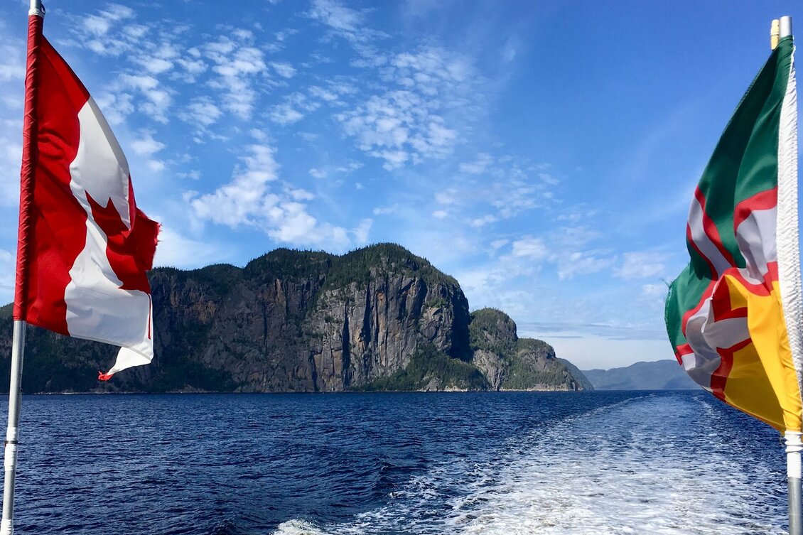 Cap Trinité vu depuis un bateau sur le fjord du Saguenay