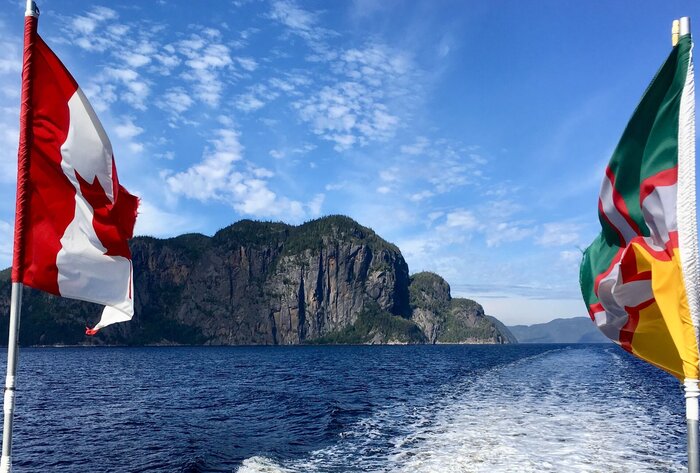 Cap Trinité vu depuis un bateau sur le fjord du Saguenay