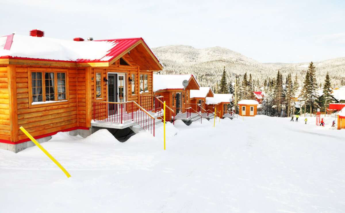 View of the chalets in winter at Valinouët