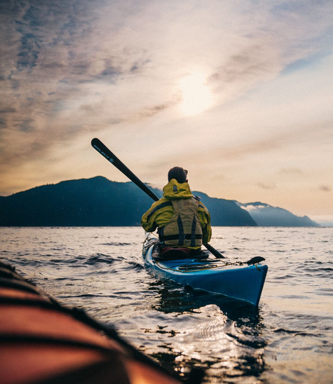 Kayakiste de mer sur le fjord du Saguenay