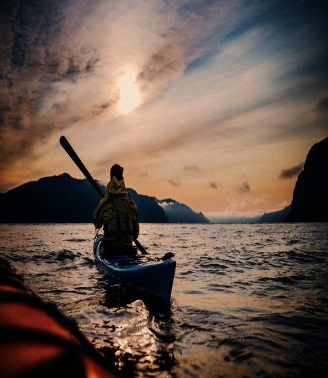 Kayakiste de mer sur le fjord du Saguenay