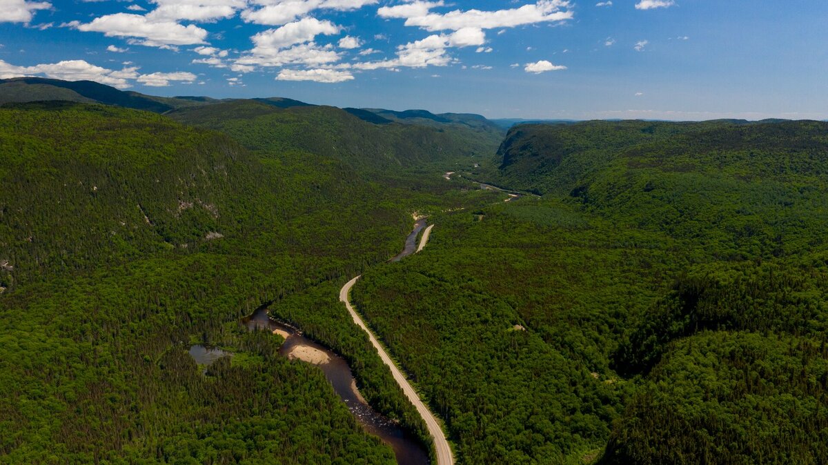 Vue aérienne de la Route du Fjord en été